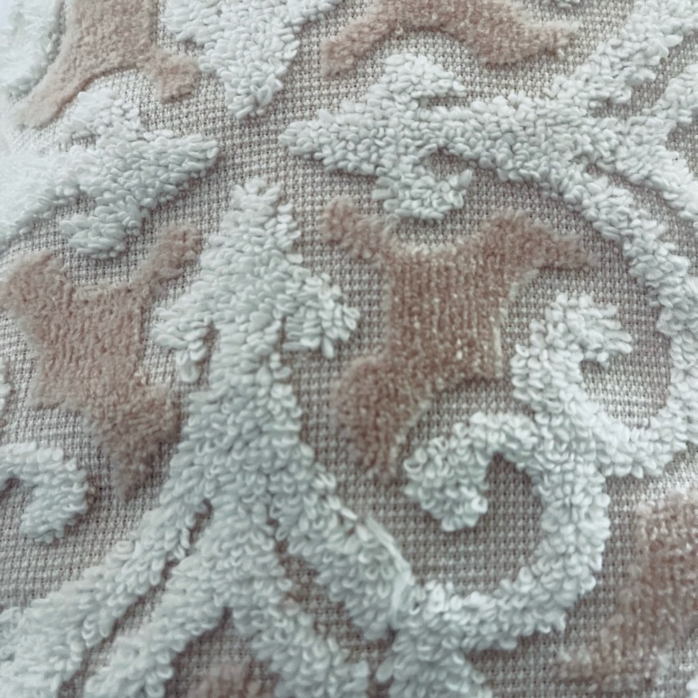 TAHARI Blush Pink Fleur De Lis Textured Hand Towels~Set Of 2~ Gorgeous~NWT - Picture 4 of 5